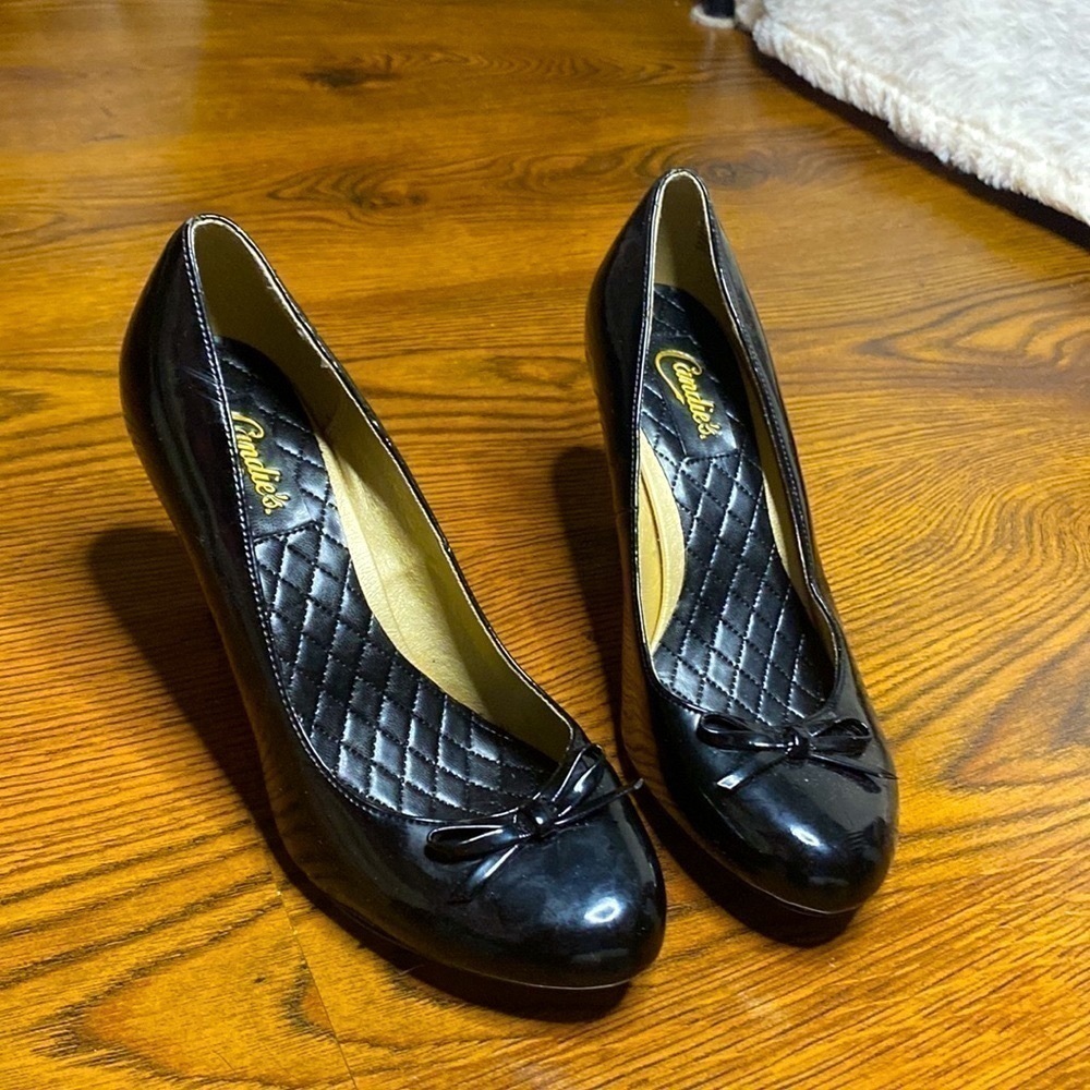 🌷 Candie’s 🌷 Vintage Black Patent Heel Bow Tie Pumps